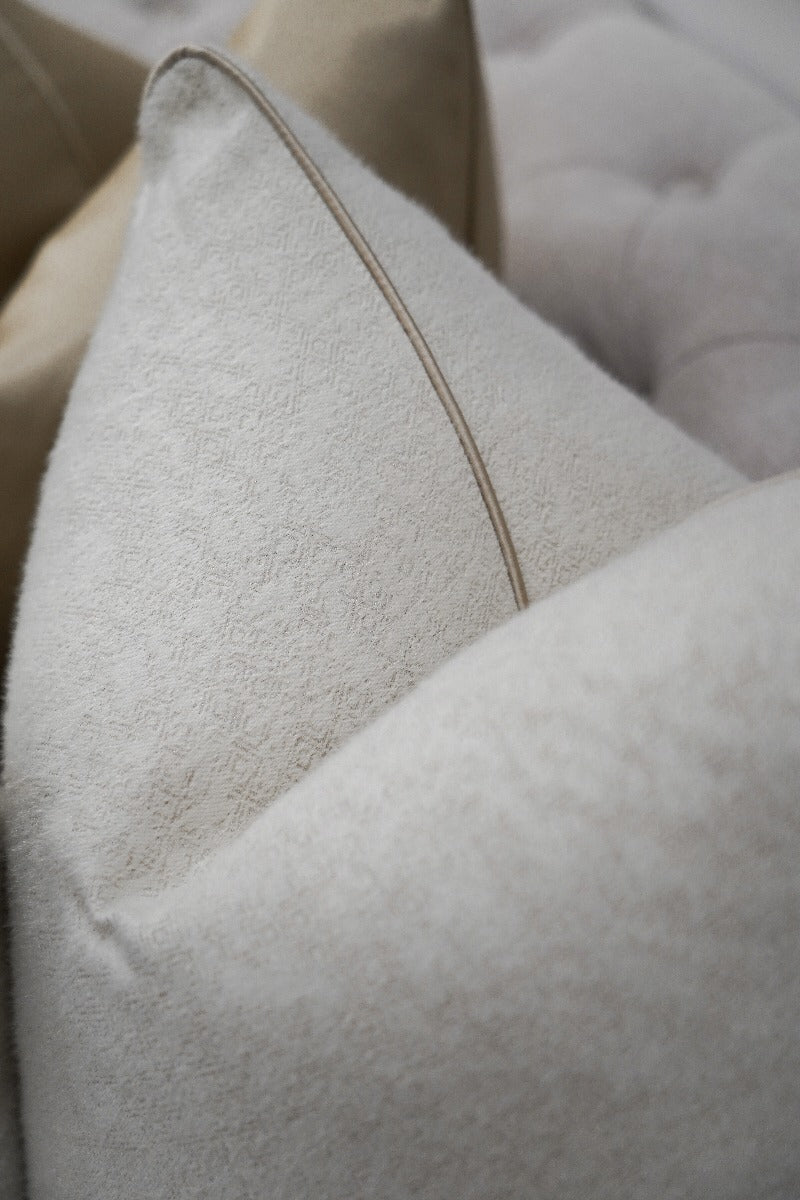Aline Cushion