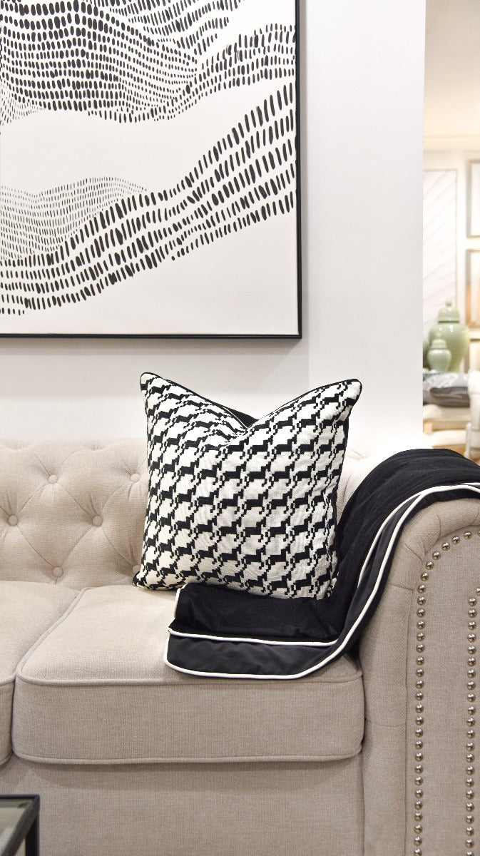 Timeless Houndstooth