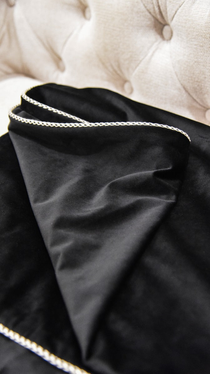 Midnight Velvet White Piped Throw